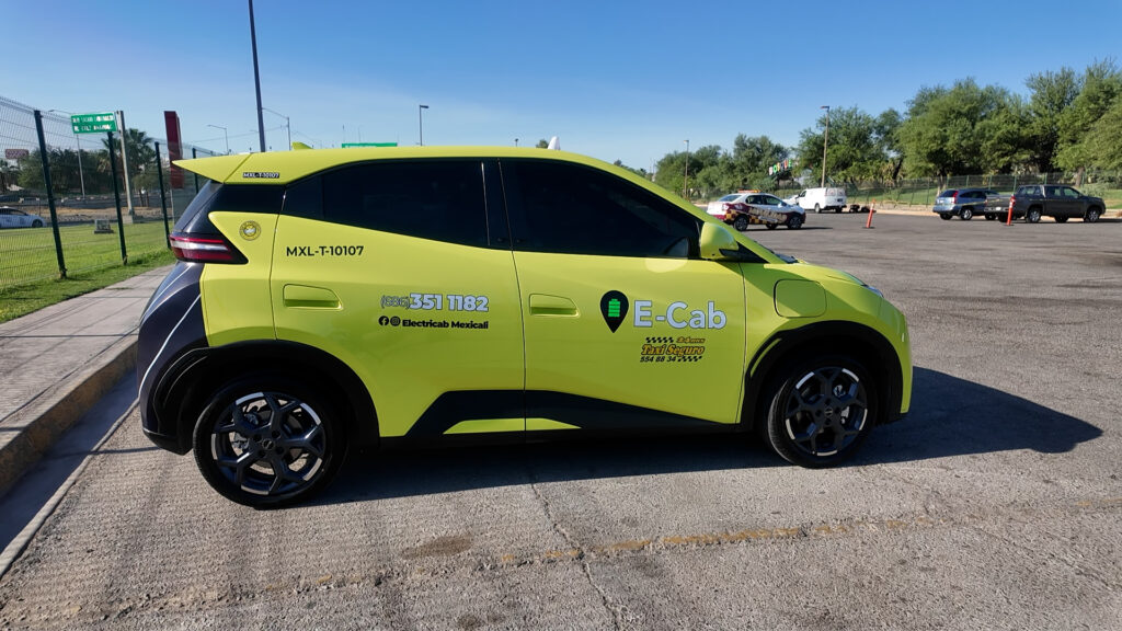 Taxis eléctricos en Mexicali