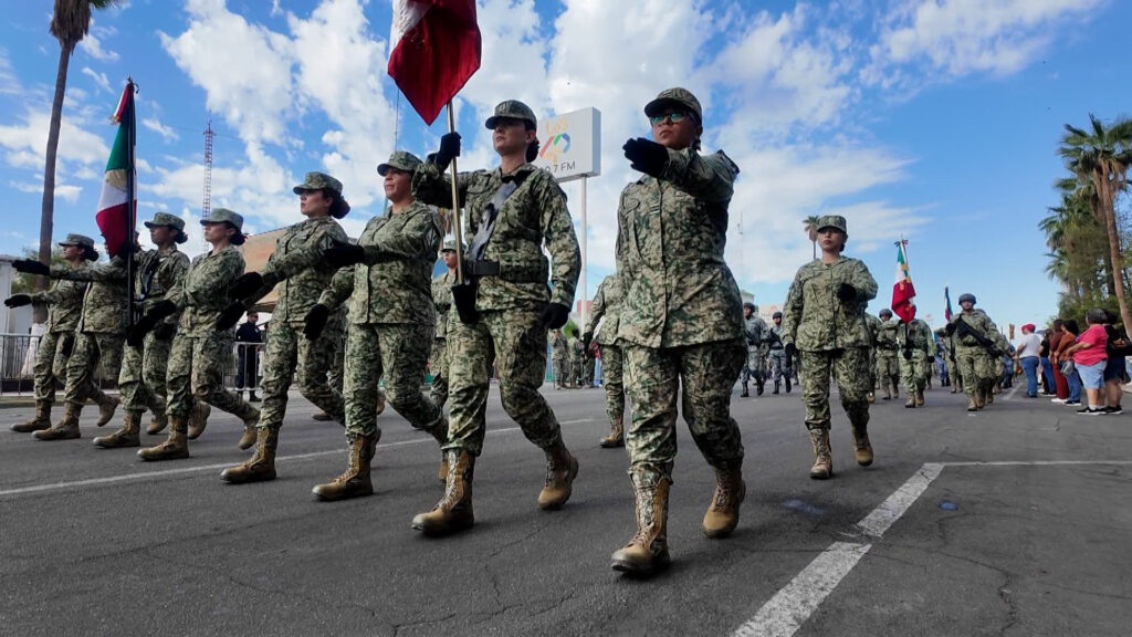 Desfile del 215 aniversario de la Independencia de México