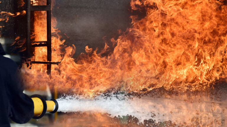 Trágica muerte tras incendio en Emporia: Investigaciones en curso