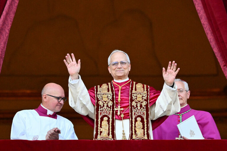 El Papa León XIV Urge a Combatir la Indiferencia hacia el Sufrimiento Humano en su Mensaje de Navidad