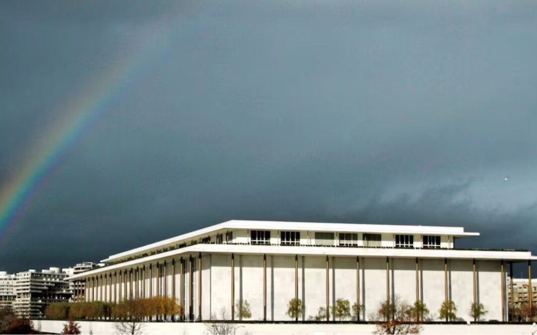 Descubre la Historia del Mármol del Centro Kennedy, Sede del Sorteo del Mundial 2026