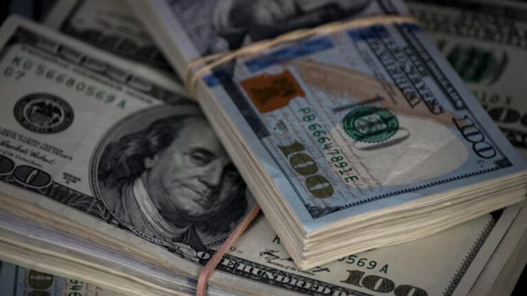 Dólar Hoy: Tipo de Cambio en México para el 30 de diciembre — Peso Mexicano Sufre Caída Acercándose a 17.96 Unidades