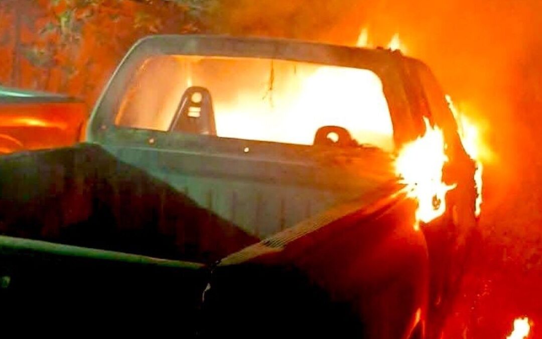 Incendio de Casa y Autos del Exalcalde Adán Silva Valeriano en Palmar de Bravo