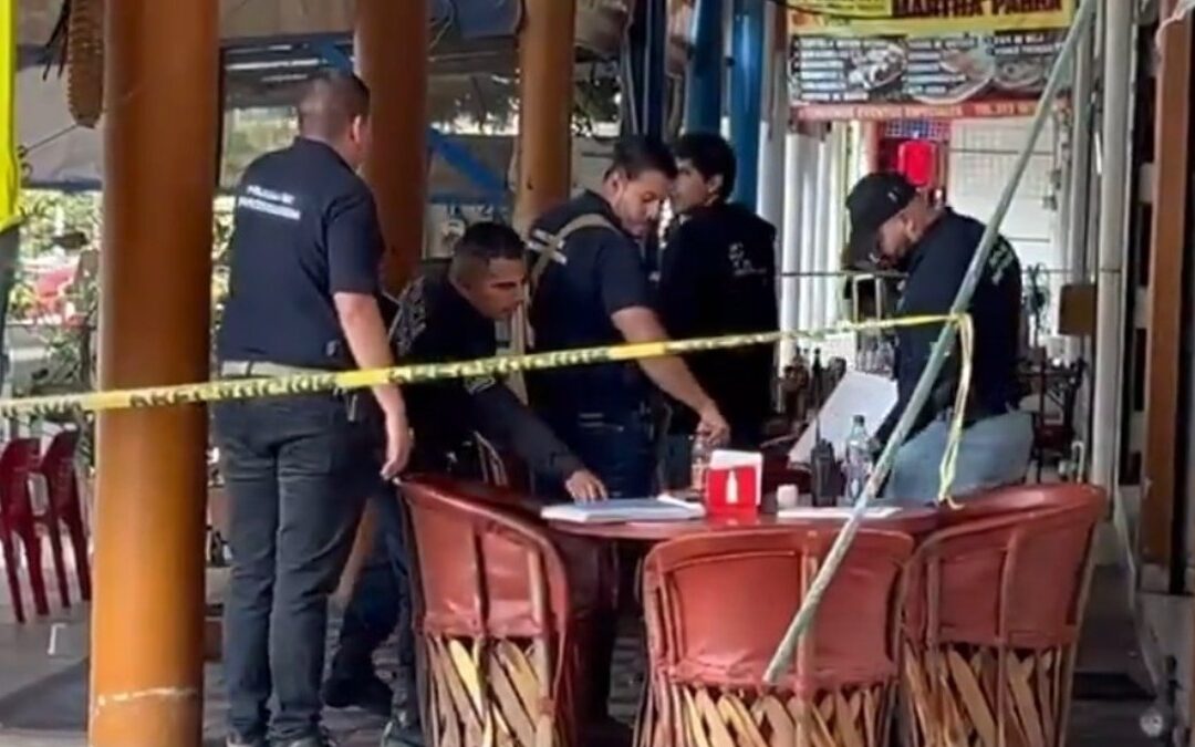 Violento Ataque en Restaurante de Mariscos en Zapotlanejo: Una Mujer Muerta y un Herido