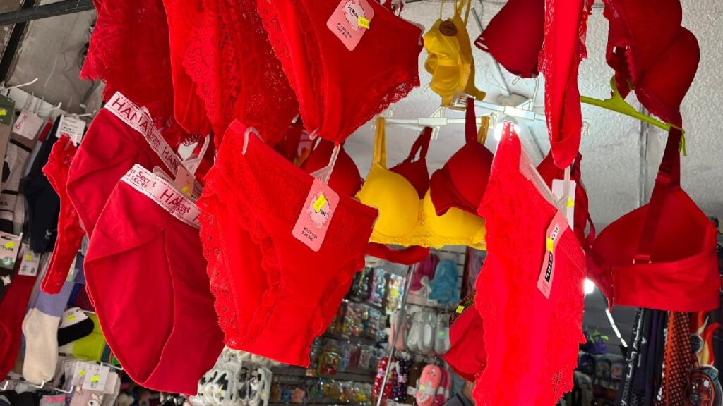 Calzones de Colores: El Ritual de Año Nuevo que Trae Suerte, Amor y Prosperidad