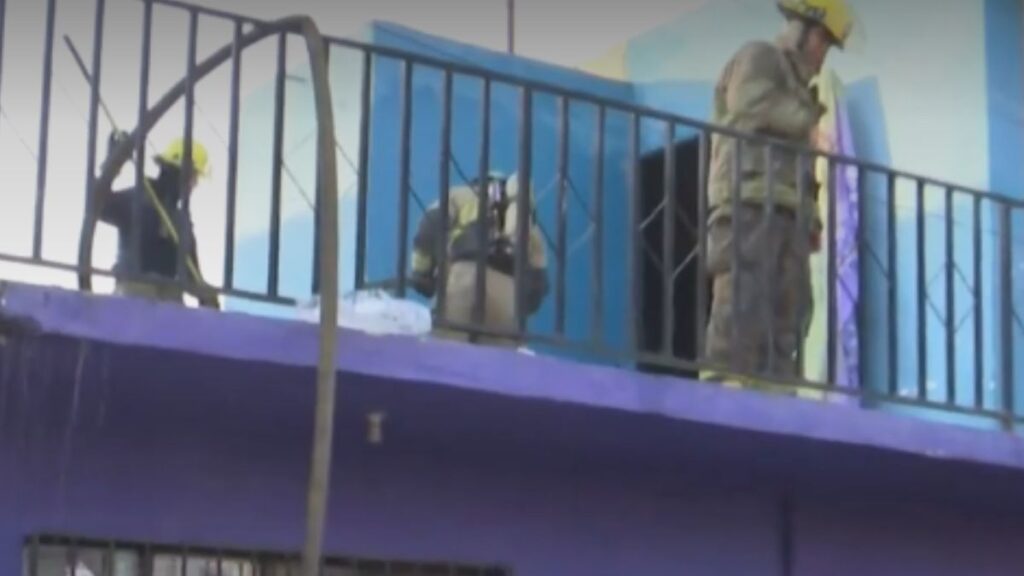 Incendio en Torreón: Cuerpos de Emergencia Actúan Rápidamente para Rescatar a una Adulto Mayor
