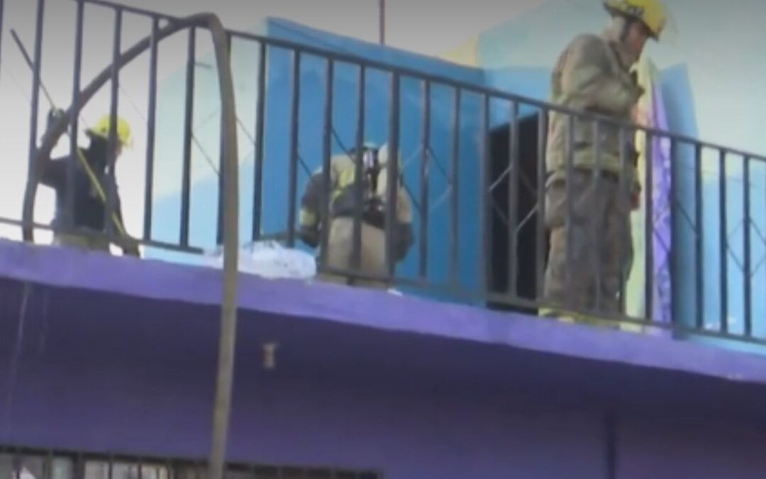Incendio en Torreón: Cuerpos de Emergencia Actúan Rápidamente para Rescatar a una Adulto Mayor