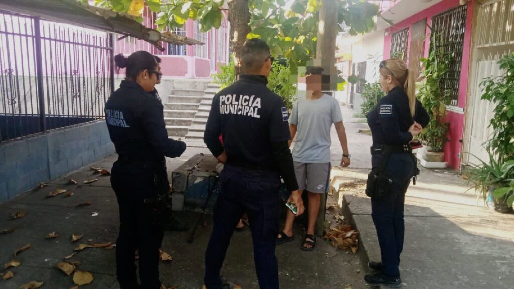 Policía Municipal de Michoacán Rescata a Mujer de 68 Años y su Nieto en Secuestro Virtual