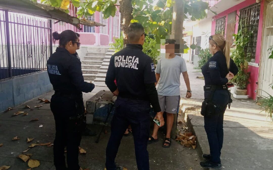 Policía Municipal de Michoacán Rescata a Mujer de 68 Años y su Nieto en Secuestro Virtual