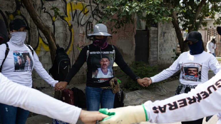 Guerreros Buscadores de Jalisco Encuentran Restos Humanos en Tlajomulco