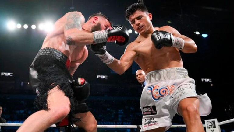 El Toro Reséndiz se Adjudica el Cinturón de Crawford de Canelo Álvarez