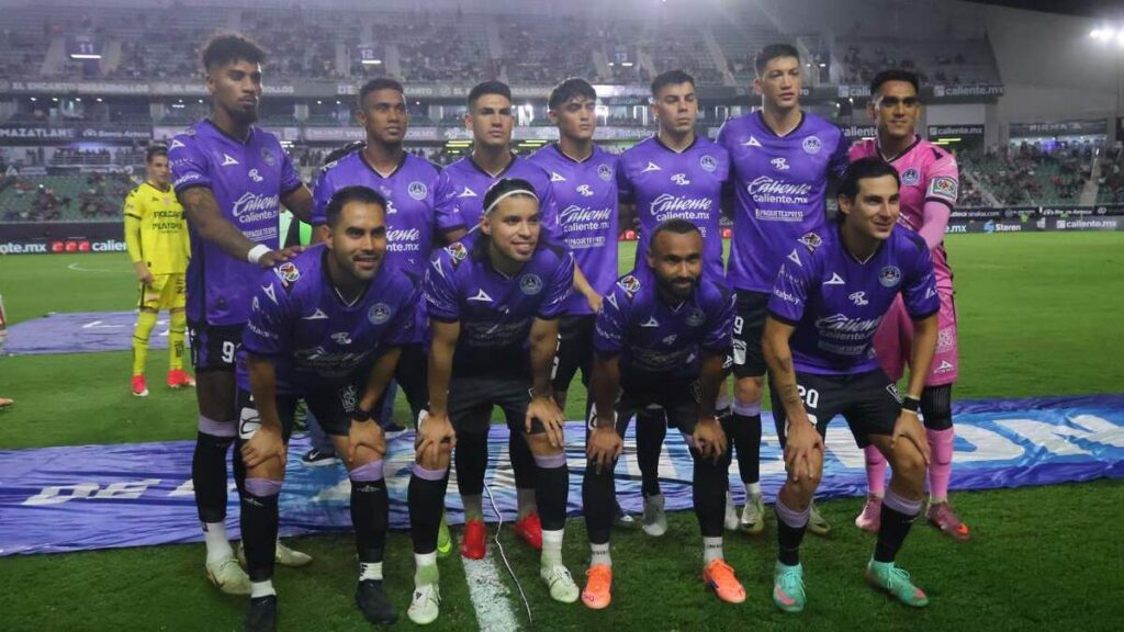 Mazatlán Celebra el Año Nuevo: ¿Un Mensaje para el Futbol o solo una Broma?