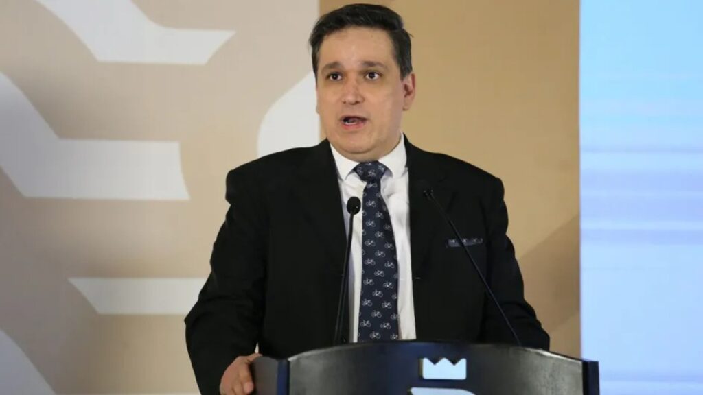 Carlos Garza Renuncia a la Tesorería de Nuevo León; Ulises Carlín Asumirá el Cargo Este Viernes