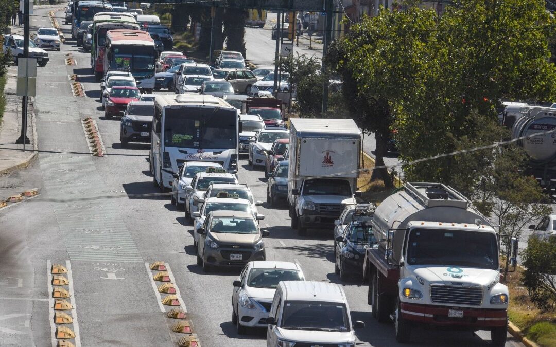 Hoy No Circula en CdMx y Edomex: Autos que Descansan este Sábado 3 de Enero 2026