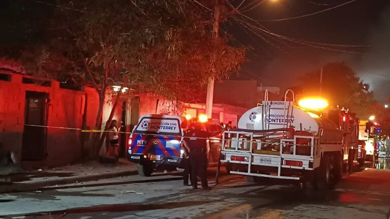 Incendio en Monterrey: Tejabán consumido en la colonia La Alianza, sin heridos