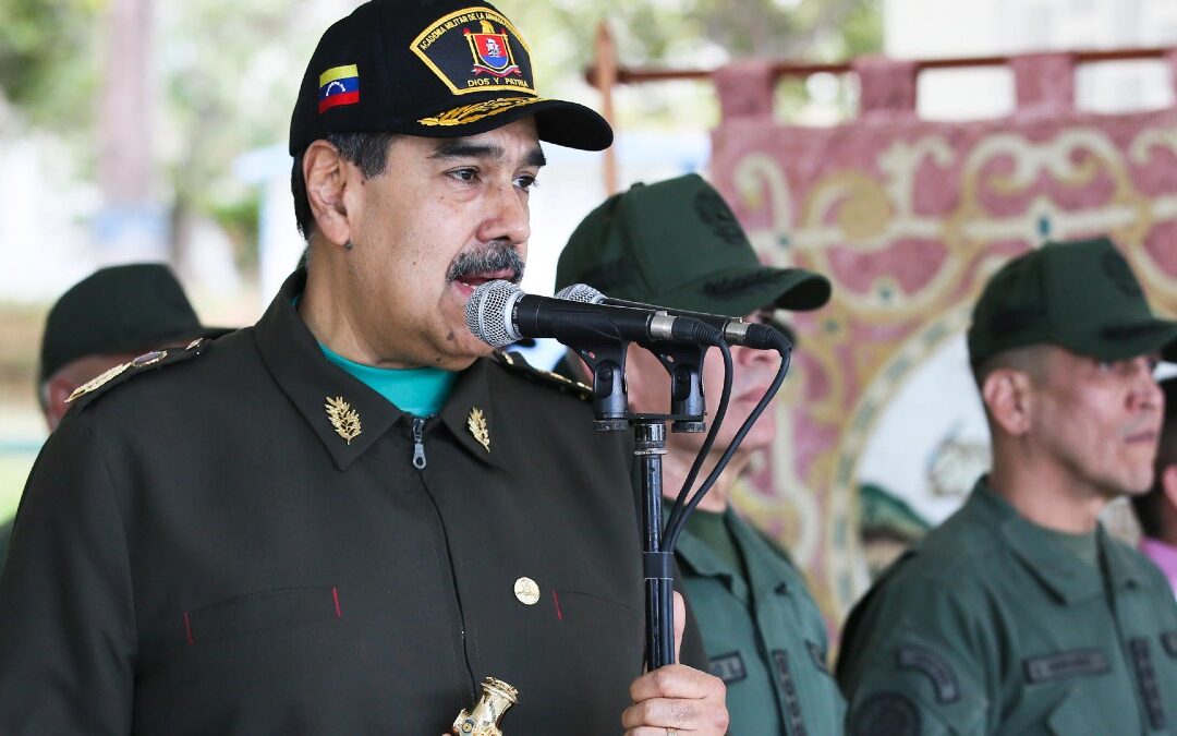 Estados Unidos Captura a Nicolás Maduro y Detiene a Su Esposa Tras Ataque en Venezuela