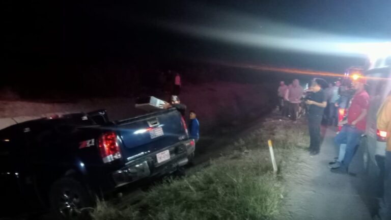 Accidente en San Pedro: Conductor imprudente cae en canal de riego