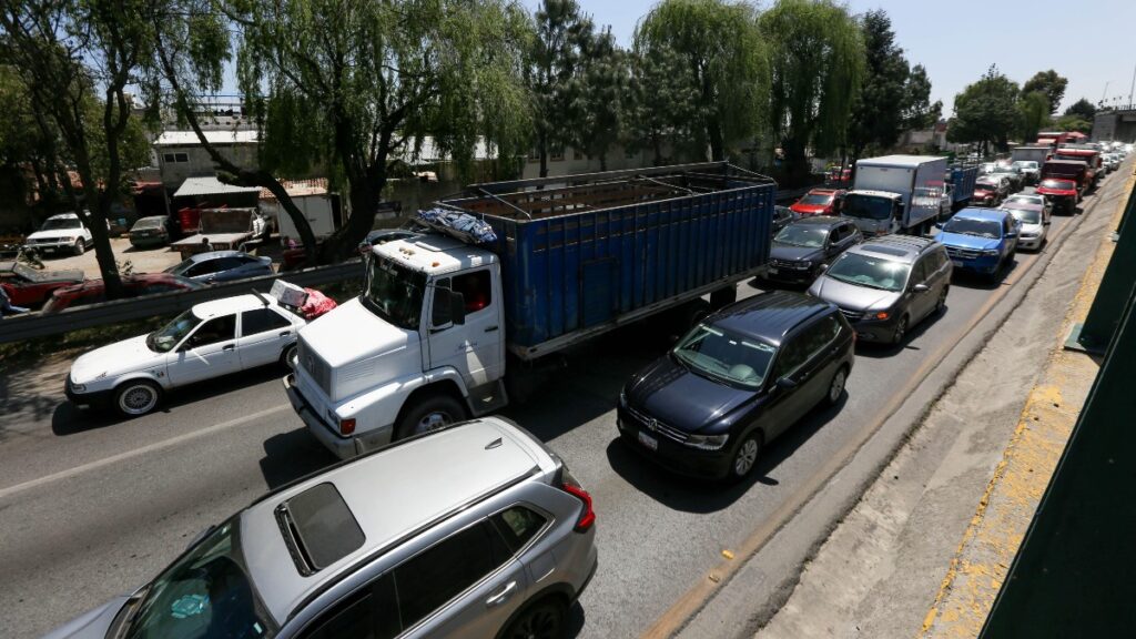 Hoy No Circula en CdMx y Edomex para autos: Descubre qué vehículos descansan este 4 de enero 2026