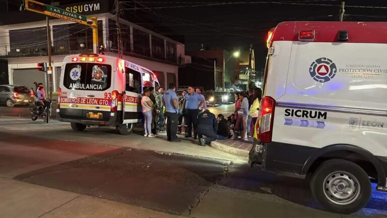 Choque de Motocicletas en Bulevar San Juan Bosco de León Deja Cinco Lesionados
