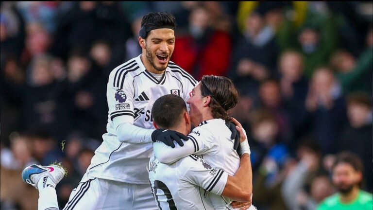 Raúl Jiménez Deslumbra con su Asistencia Inigualable contra Liverpool en la Premier League