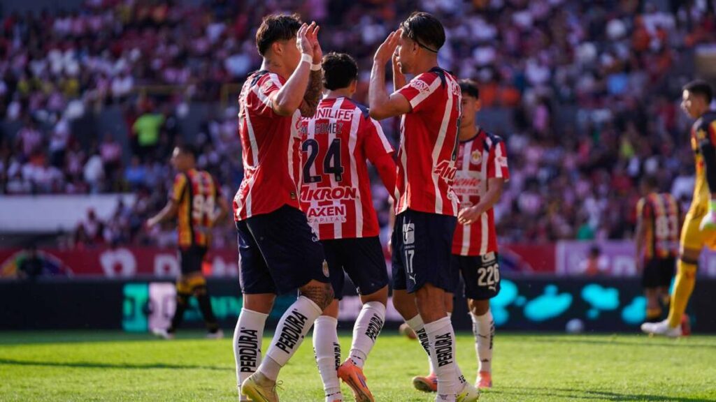 Chivas Brillan en la Pretemporada con Triunfo Categórico sobre Leones Negros en la Copa Pacífica