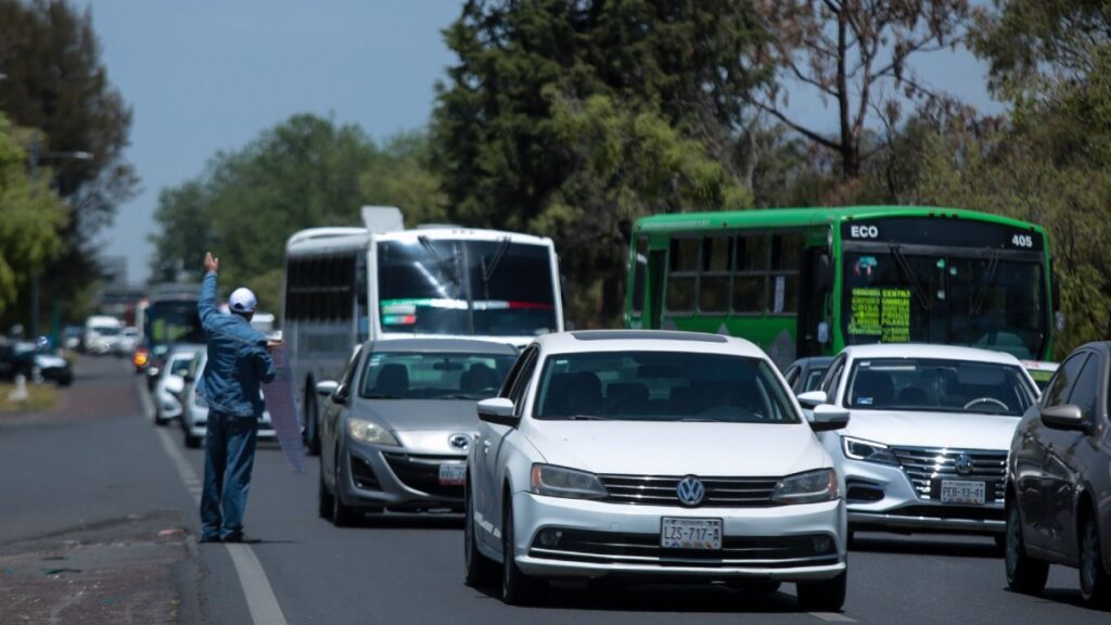 Hoy No Circula en CdMx y Edomex: Descubre Qué Autos Descansan el Martes 6 de Enero 2025