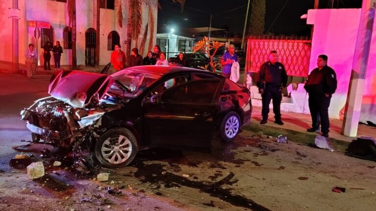 Accidente en Torreón: Joven Causa Impactante Derribo de Barda