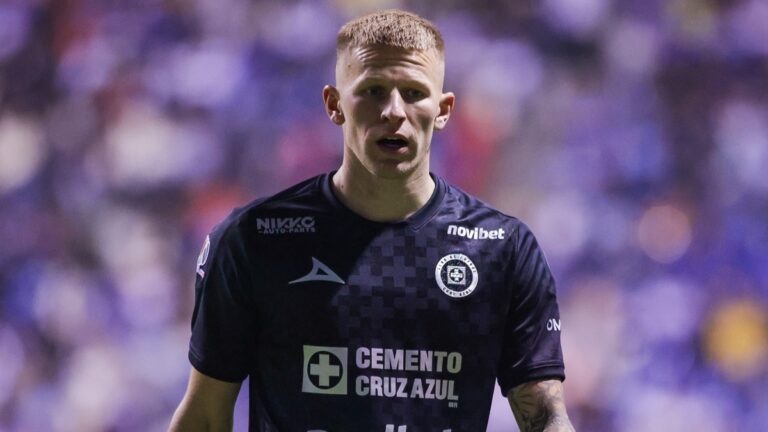 Houston Dynamo Busca Fichar a Mateusz Bogusz Mientras Cruz Azul Considera Su Salida