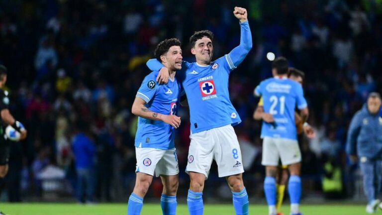 Cruz Azul Reduce su Plantilla: Solo Tres Jugadores Mayores de 30 Años Tras la Salida de Rivero, Faravelli y Sepúlveda