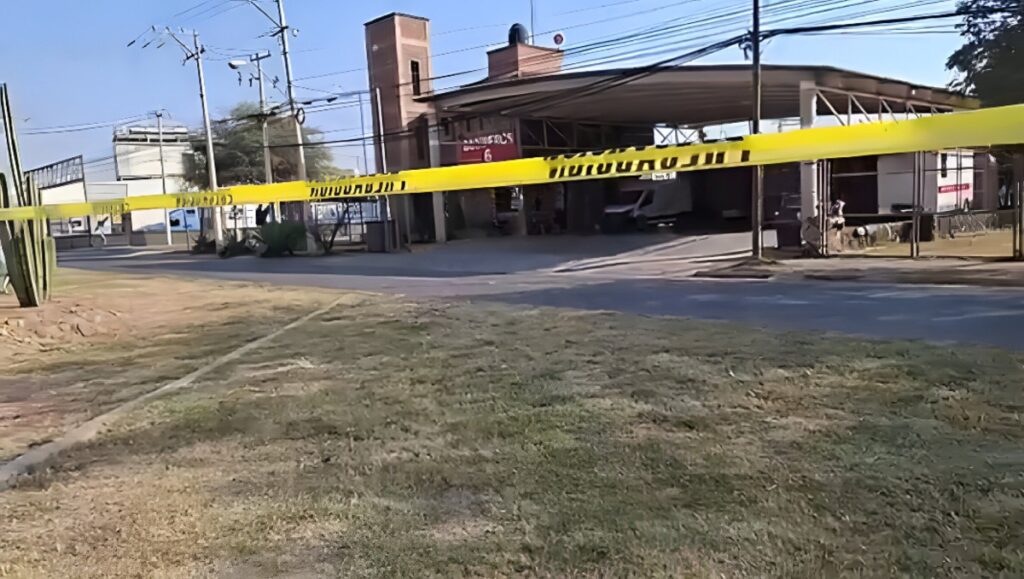 Misil Mortero Abandonado Frente a Estación de Bomberos en León: Protocolo de Seguridad Activado