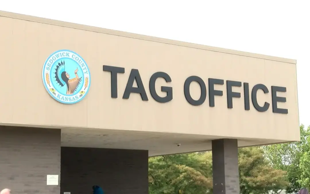 Renovación de Placas en Sedgwick: Cómo las Autoridades Buscan Agilizar Trámites y Reducir Filas Largas