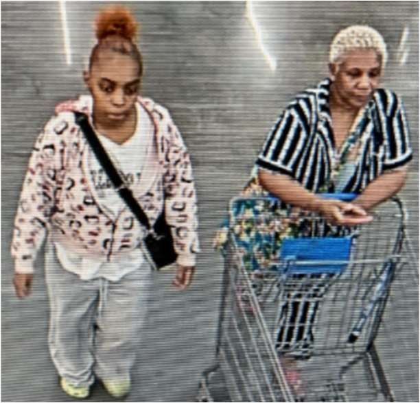 Buscan a tres mujeres por hurto de miles de dólares en Walmart del condado de Douglas