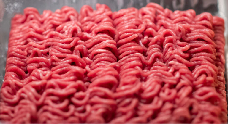 Robo de Comida: Sustraen 50 Libras de Carne Molida de un Banco de Alimentos en Kansas