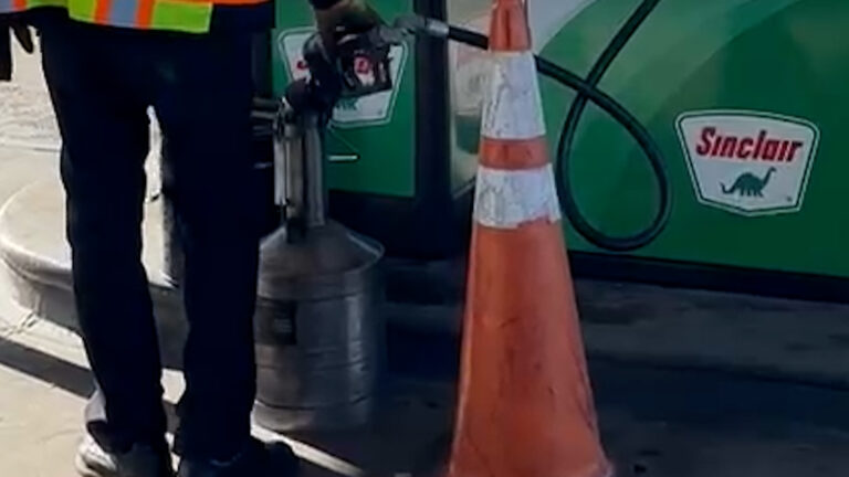 Error de combustible impacta a gasolineras y provoca daños en vehículos