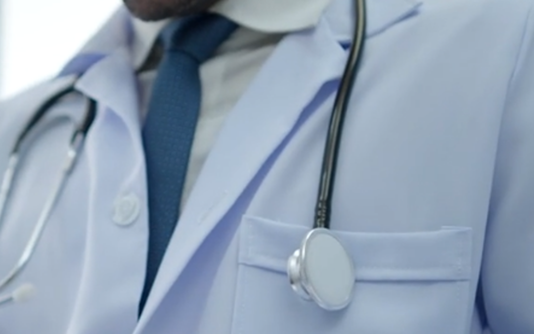 Médico de El Paso acuerda pagar $200,000 por recetar opioides ilegalmente y renuncia a su licencia