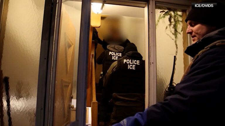 Preocupación Creciente por el Ingreso de Agentes de ICE a Viviendas sin Orden Judicial