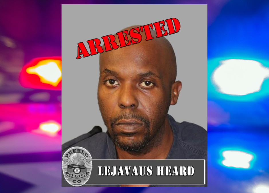 Detención en Pueblo: Hombre Arrestado por Drogas y Armas