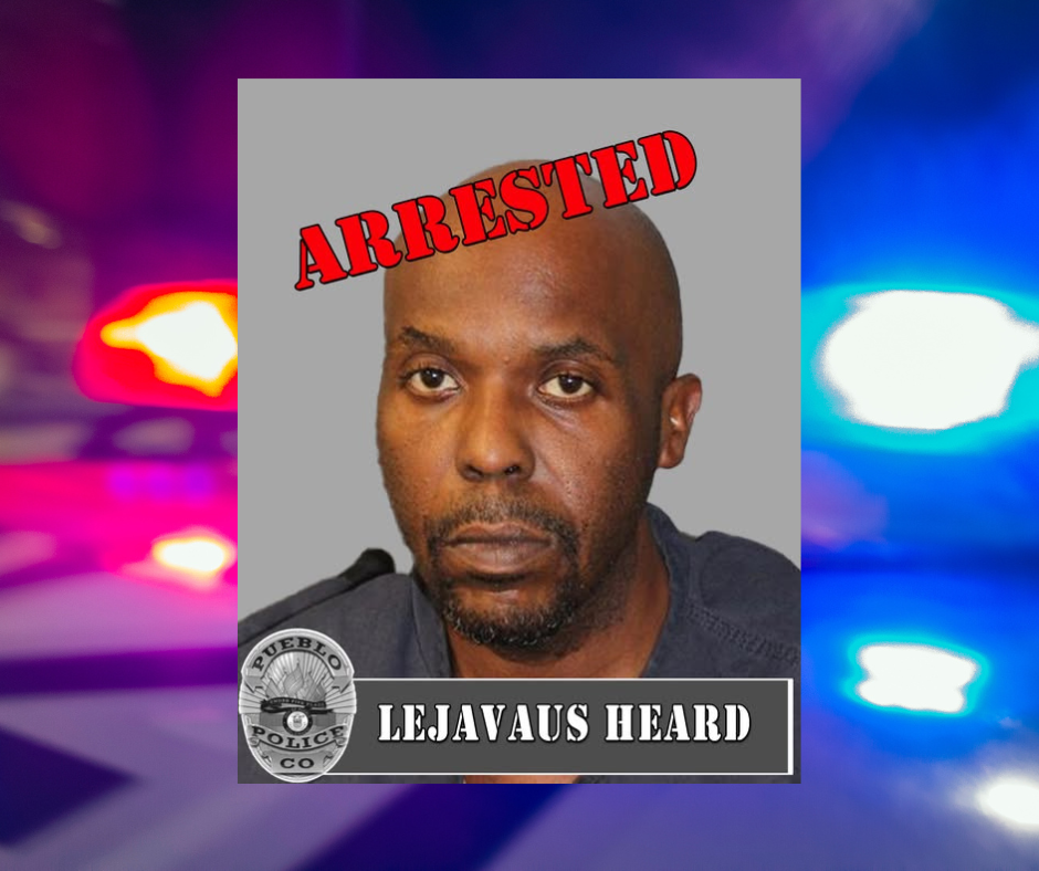 Detención en Pueblo: Hombre Arrestado por Drogas y Armas