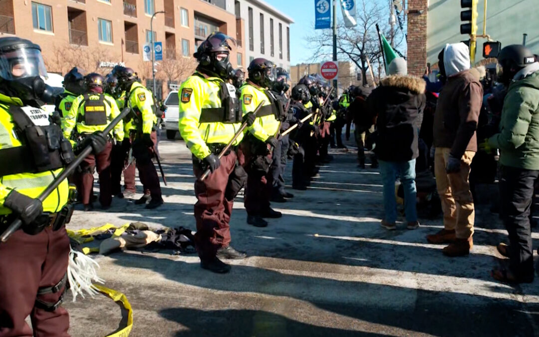 Congresistas Demócratas Exigen Supervisión Ante el Uso Excesivo de la Fuerza Migratoria