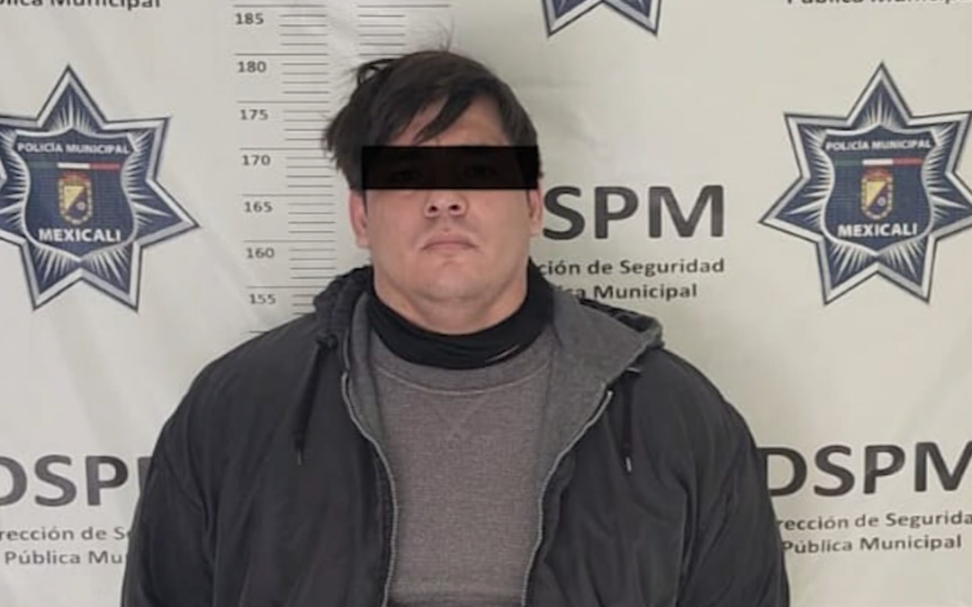 Detienen en Mexicali a hombre vinculado a robos violentos en tiendas de autoservicio