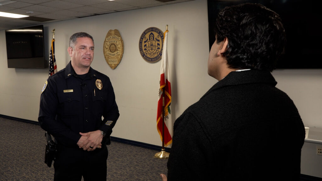 Confianza Comunitaria en Riesgo: Ceñidos por Redadas Migratorias y la Policía Local en San Diego