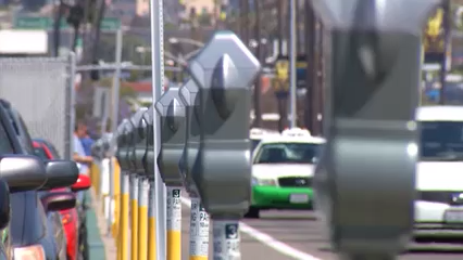 Nuevos Parquímetros de Pago en San Diego Mejorarán el Estacionamiento en Mid-City
