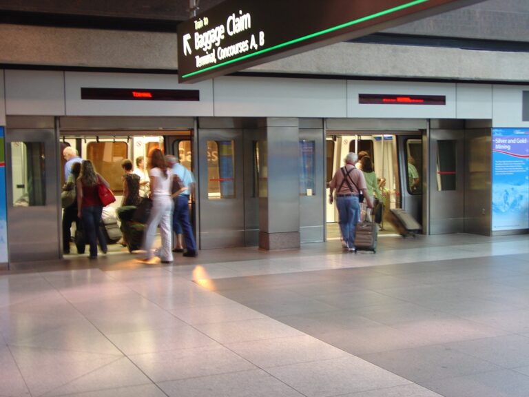 DIA Moderniza su Tren Subterráneo para Mejorar la Experiencia de los Pasajeros