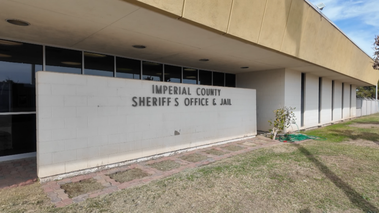 Arrestan a hombre en Salton City por investigación relacionada con homicidio de menor