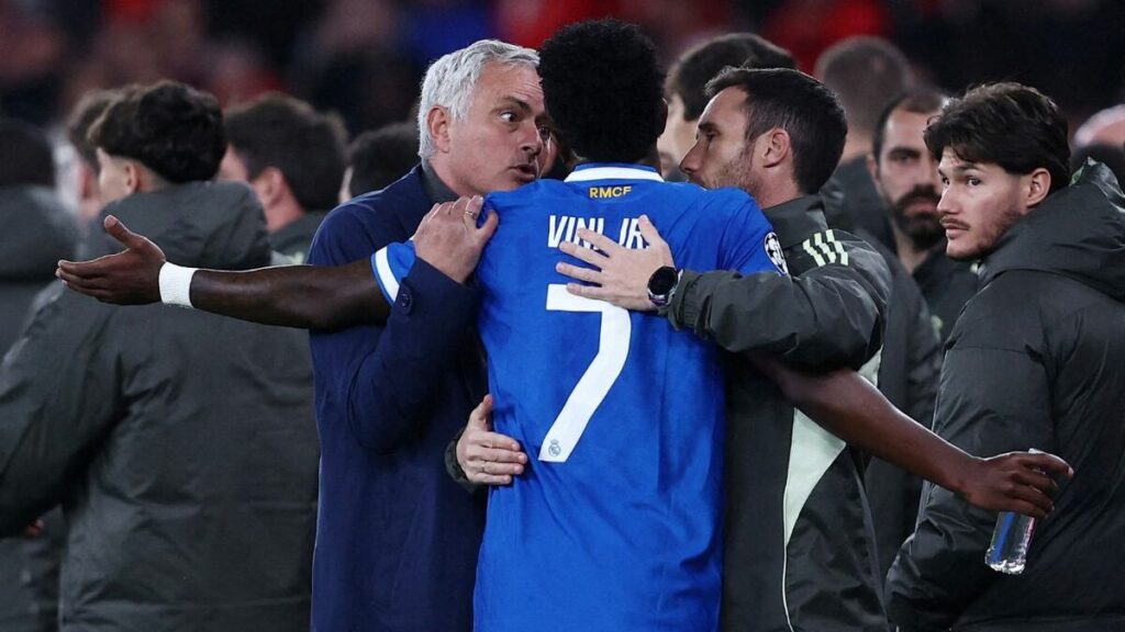 Vincent Kompany critica a Mourinho: La actitud es clave en el caso de Vinícius Jr.