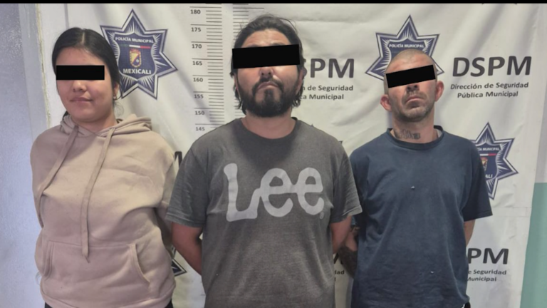 Persecución por velocidad termina con arma prohibida en Mexicali