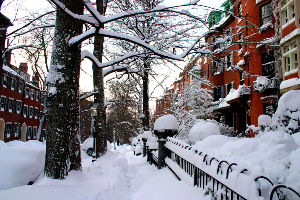Temperaturas Bajo Cero en Boston: Riesgo de Hielo Negro y Alertas Invernales