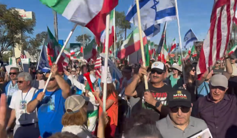 Opiniones de iraníes en el extranjero tras los ataques a Irán: Una chispa de esperanza
