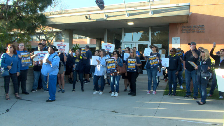 Recortes de Personal en el Distrito Escolar Unificado de San Diego Generan Inquietud entre Trabajadores