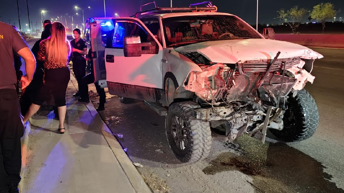 Conductor ebrio ignora semáforo en rojo y provoca brutal choque en ...